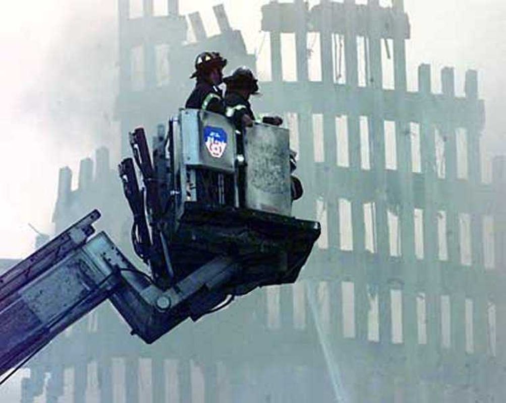 wtc_firemen_cherry_picker.jpg
