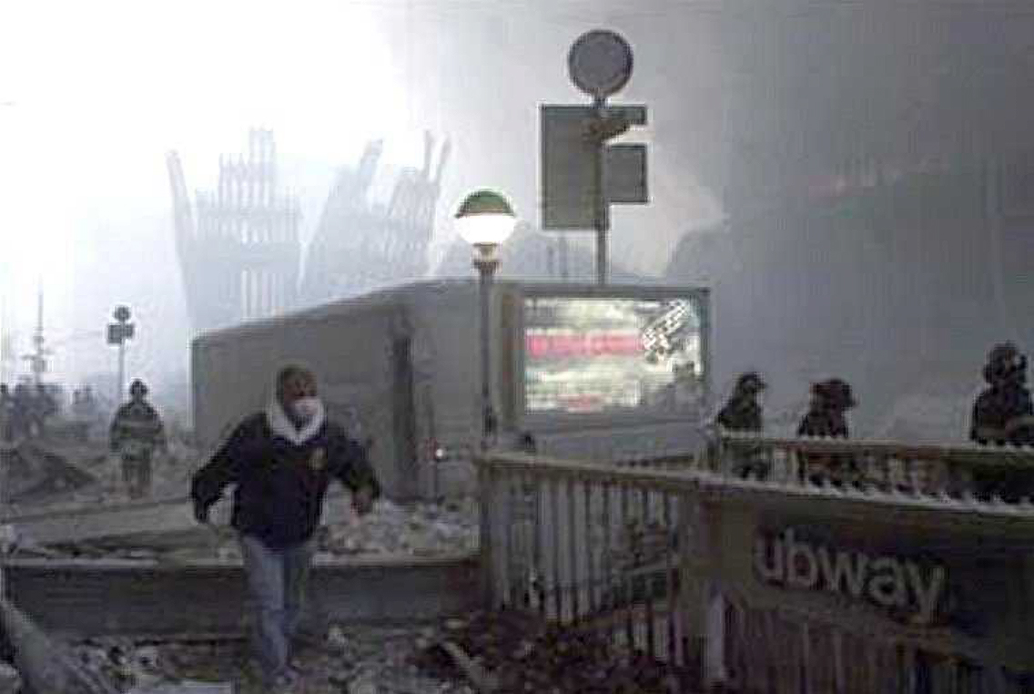 wtc_fleeing_subway.jpg