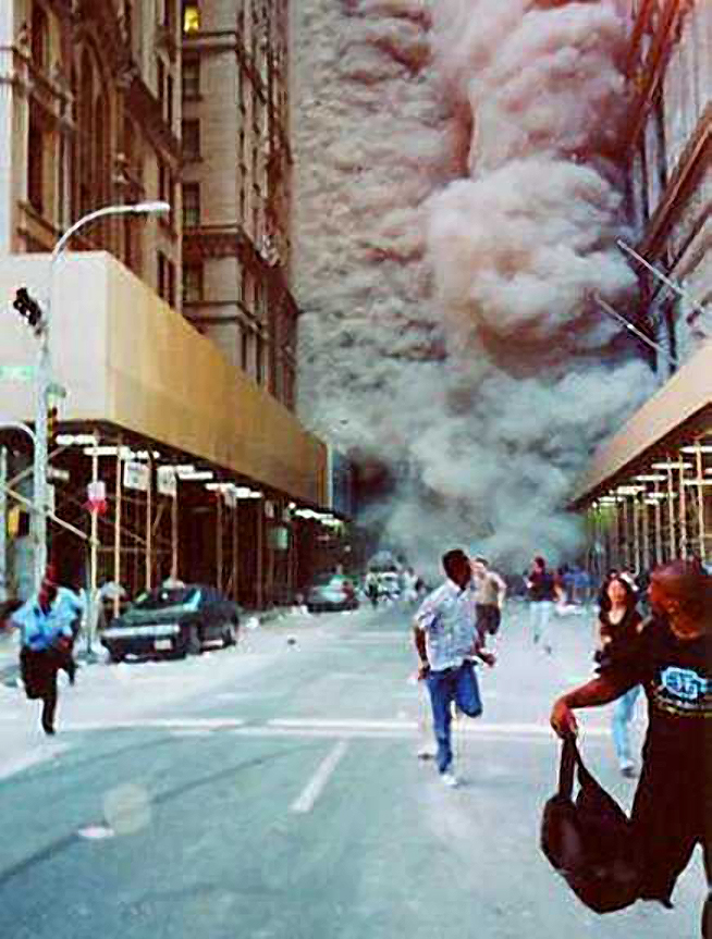 wtc_people_flee1.jpg